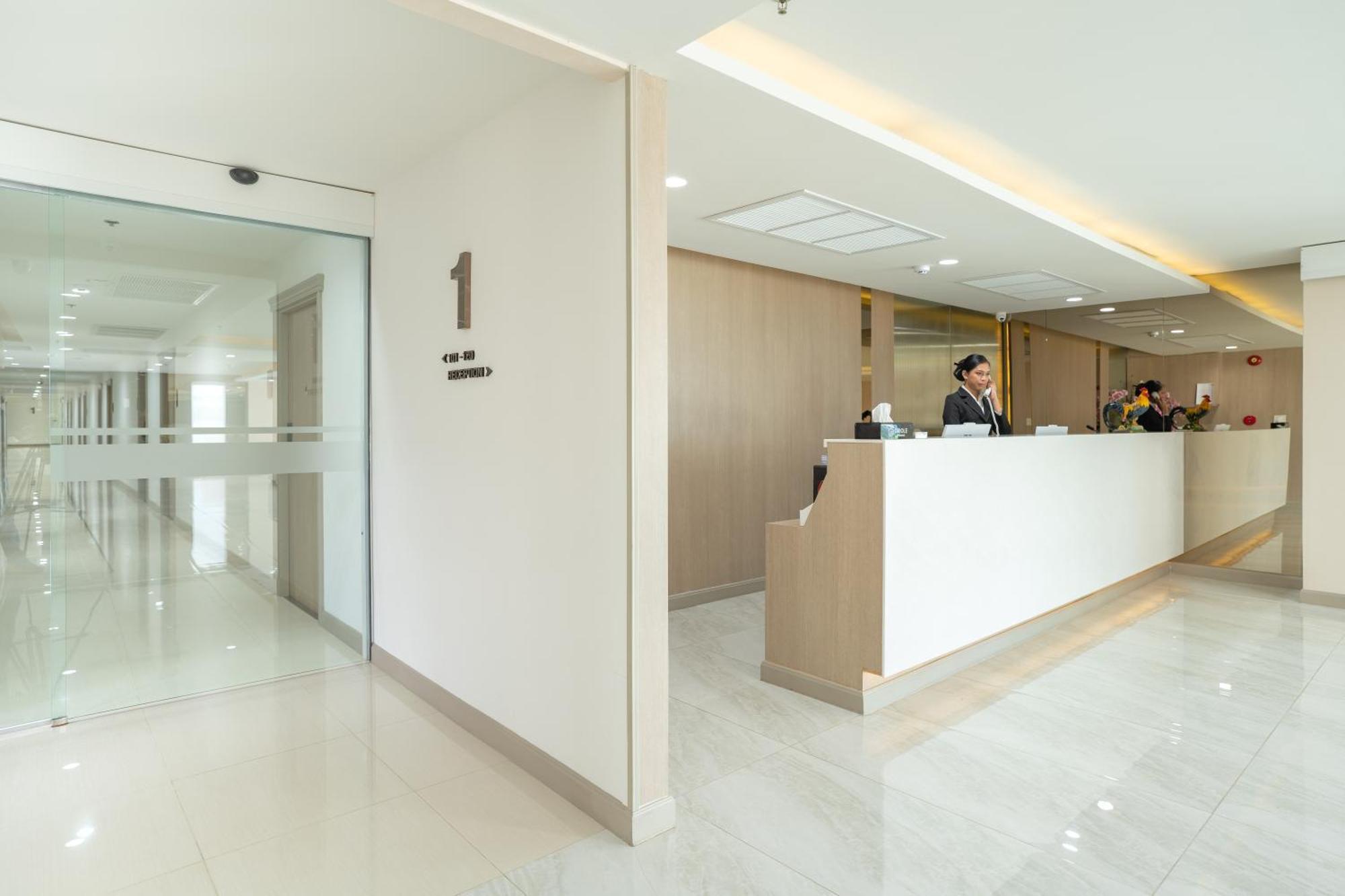 Hotel Oriole - Suvarnabhumi Airport 4*